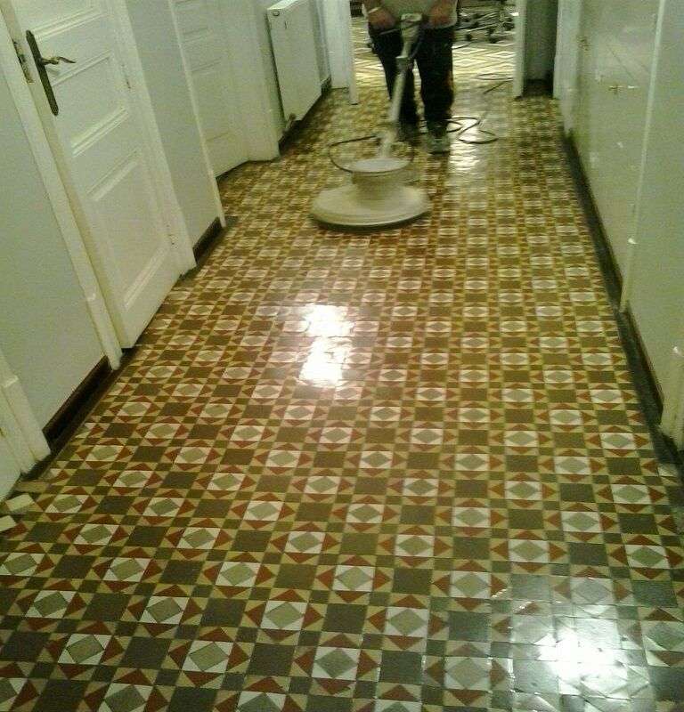 pulido del mosaico de nolla